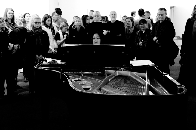 Elaine Chew performing the piece for the first time at Kunsthall Stavanger